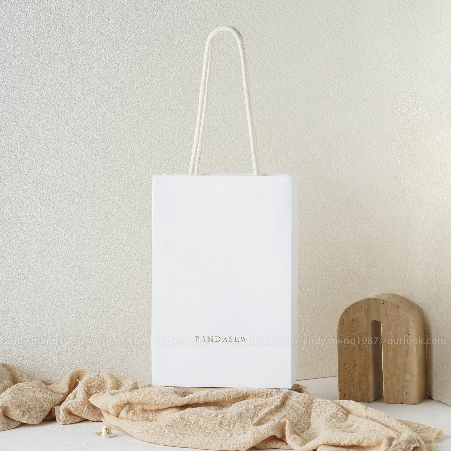 50pcs white Paper bag custom jewelry package bag with Logo personalized logo wedding Paper Bag custom gift bags different sizes thanks bags STB-000