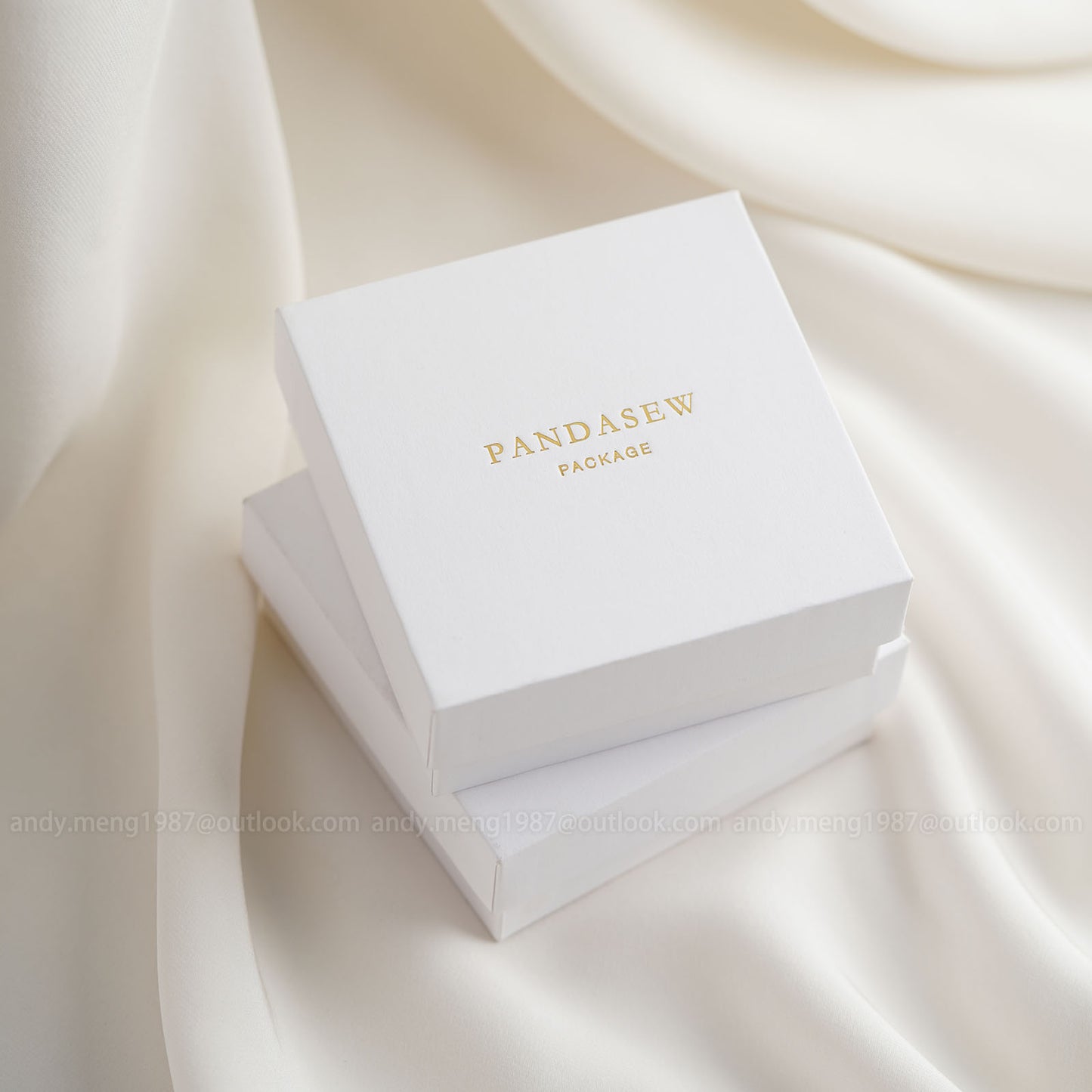 3x3 inches white Jewelry  box custom logo