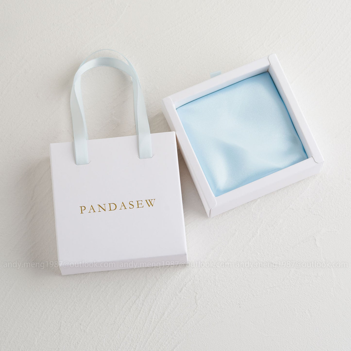 Pandasew Custom Logo 50pcs 10*10*3.5cm Tote Jewelry Paper Box White colorful ribbon BXt-144