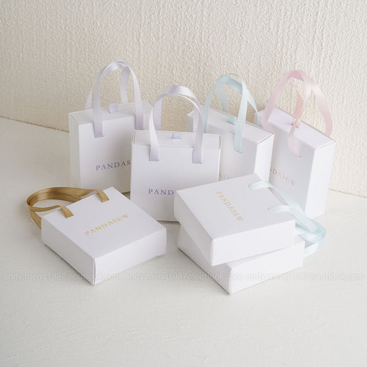 Pandasew Custom Logo 50pcs 10*10*3.5cm Tote Jewelry Paper Box White colorful ribbon BXt-144